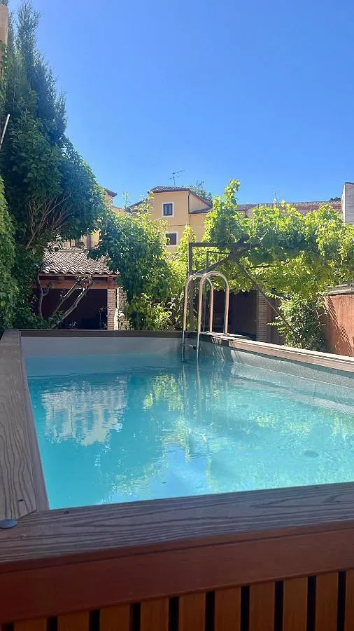 Apartamento de vacaciones para 4 personas, con vistas además de jardín y piscina, Se admiten mascotas - 1