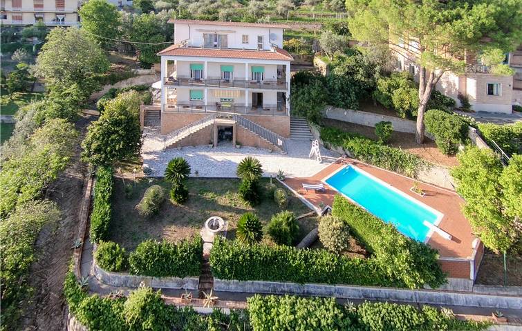 Sonniger Rückzugsort mit Pool, Terrasse und WLAN in Vallerotonda, Frosinone Provinz