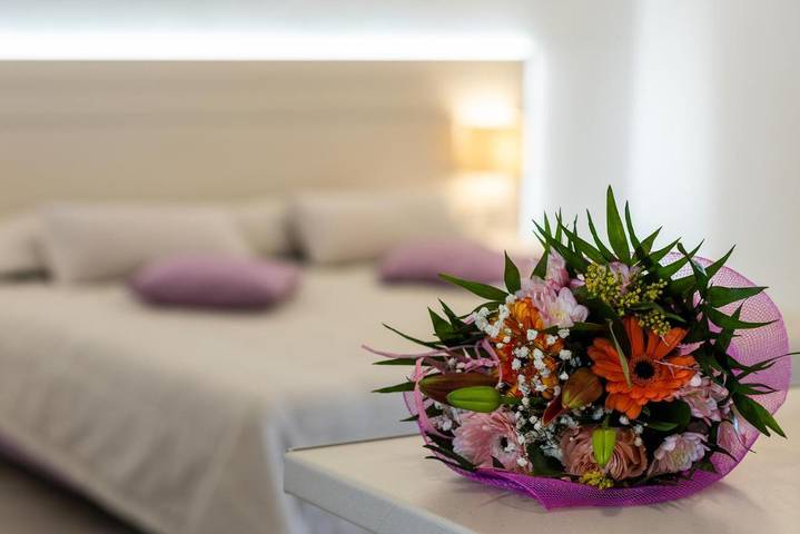 Appart’hôtel pour 5 personnes, avec jardin ainsi que vue et piscine