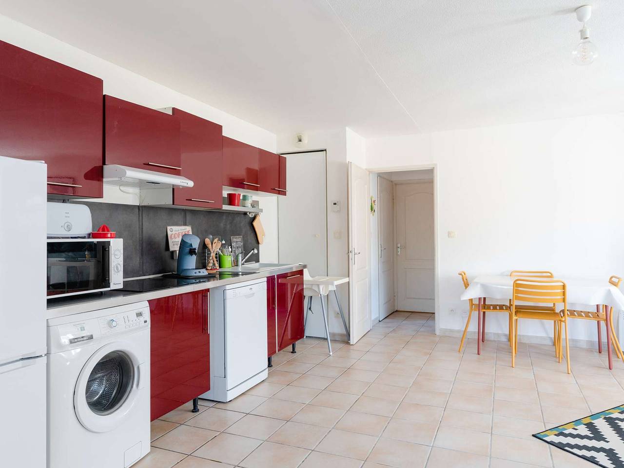 Appartement entier, Charmant T2 en rez-de-jardin avec piscine, garage et Wifi à Narbonne-Plage in Narbonne Plage, Narbonne