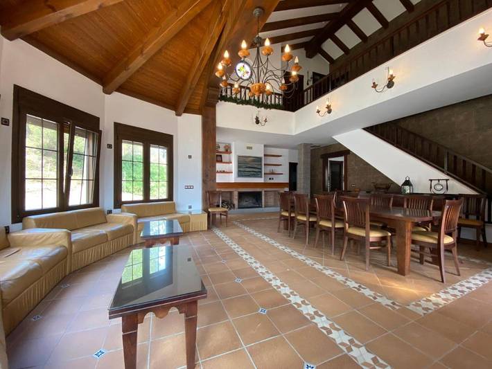 Casa rural para 17 personas, con Balcón además de Terraza y Vistas en Lepe