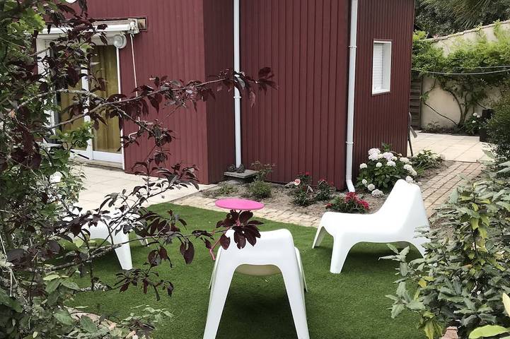 Gîte pour 6 personnes, avec jacuzzi et jardin dans Plage Piqueyrot