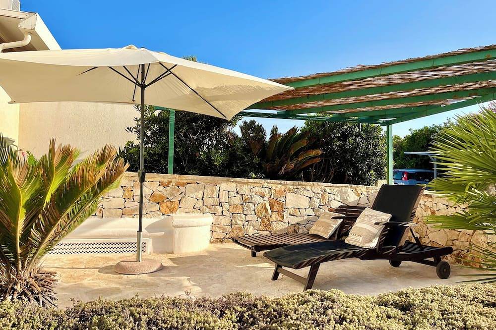 Apartamento entero, Refined & Charming Garden Suite directly by the Sea – for 2 Guests in Marina di Ostuni, Salento