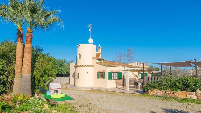 Finca für 6 Personen, mit Garten und Pool in Cala Figuera