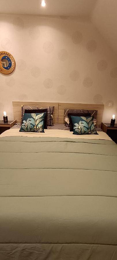 Chambre d’hôte pour 2 personnes, avec Jacuzzi ainsi que Jardin et Vue dans Maine-et-Loire