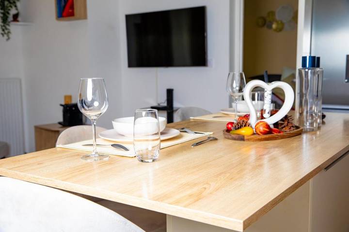 Gîte pour 4 personnes, avec jardin et vue, adapté aux familles dans Stade Yves du Manoir - 4