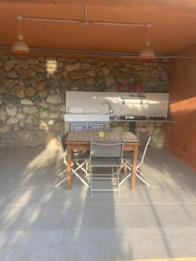 Gîte pour 5 personnes, avec vue et terrasse à Évenos - 2