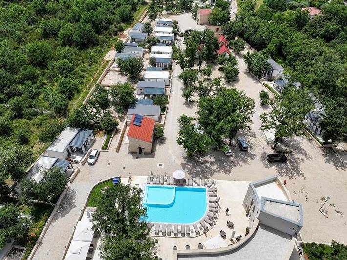 Camping pour 2 personnes, avec piscine ainsi que terrasse et jardin, animaux acceptés en Dalmatie - 2