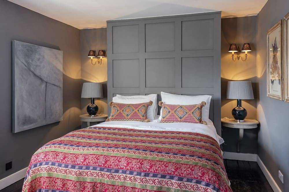Spacious Luxury Georgian Townhouse in the heart of Bath in Bath, Bath & North East Somerset