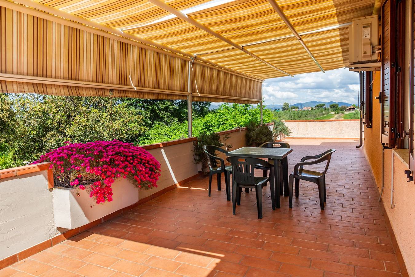 Entire apartment, Apartment 'Principina tra mare e natura' with Shared Pool, Wi-Fi and Air Conditioning in Grosseto, Parco Naturale della Maremma