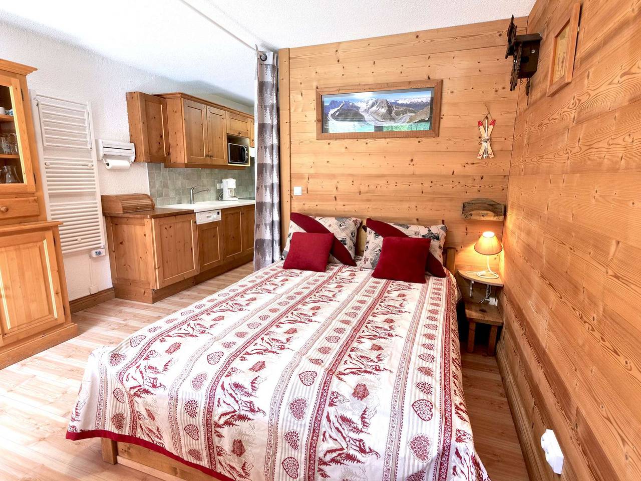 Estudio entero, Estudio renovado con balcón y vistas, cerca del centro - para 4 personas in Le Grand-Bornand, Región de Annecy