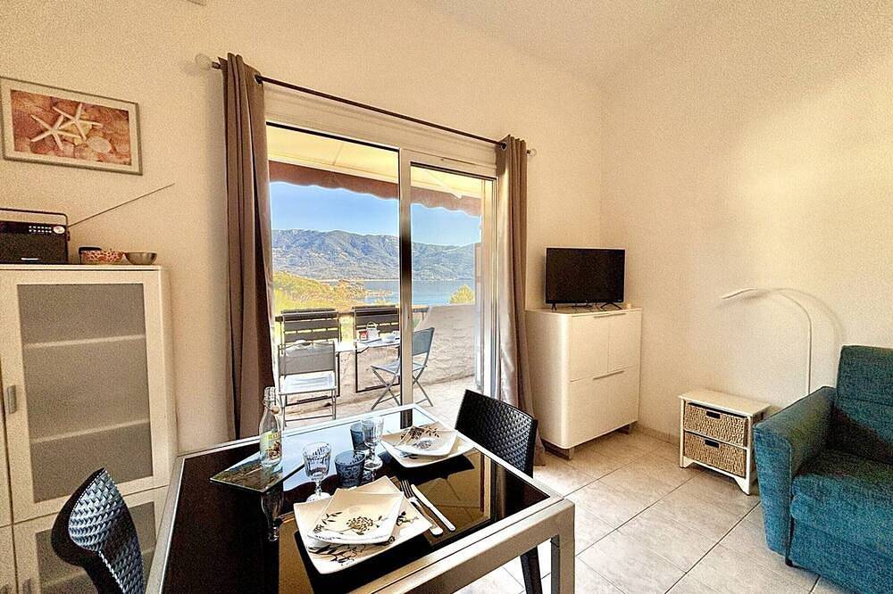 Appartamento intero, Studio with Ac, sea view - 2 guests in Casaglione, Golfe de Sagone