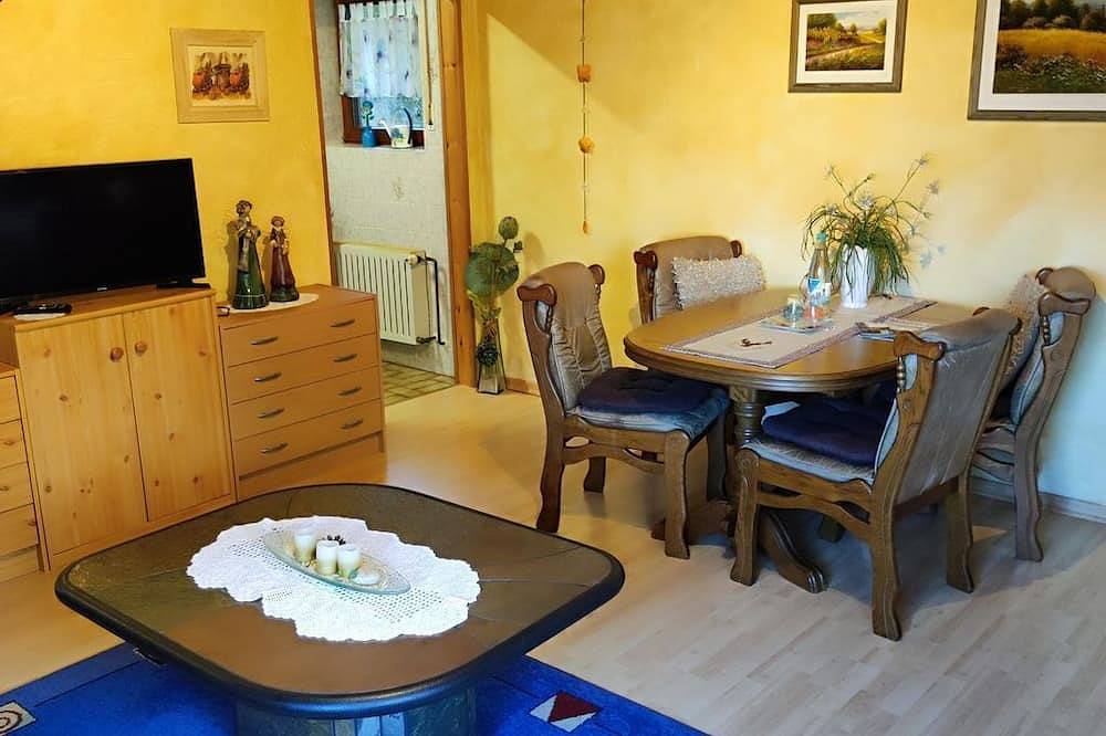 Ganze Wohnung, Ferienwohnung Waldblick - 4-Bett-Ferienwohnung Waldblick in Langenfeld, Osteifel