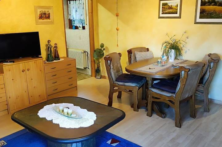 Ferienwohnung für 4 Personen, mit Terrasse und Garten in Langenfeld