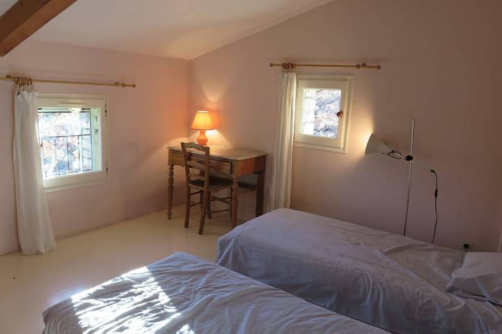 Location de vacances pour 4 personnes, avec terrasse et jardin à Sainte-Croix-à-Lauze - 4