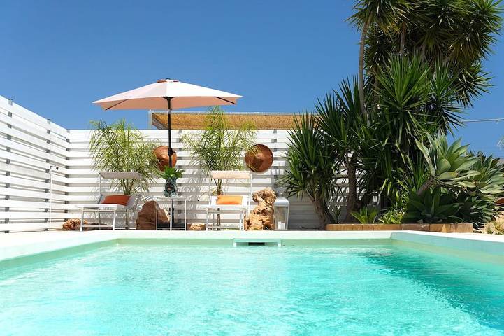 Glamping per 6 persone, con idromassaggio e giardino ad Avola