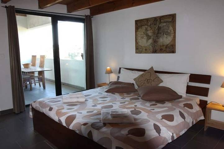 Gîte pour 8 personnes, avec Piscine à Villegailhenc