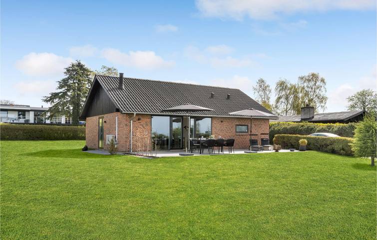 Ferienhaus für 6 Personen, mit Garten und Terrasse sowie Sauna - 1