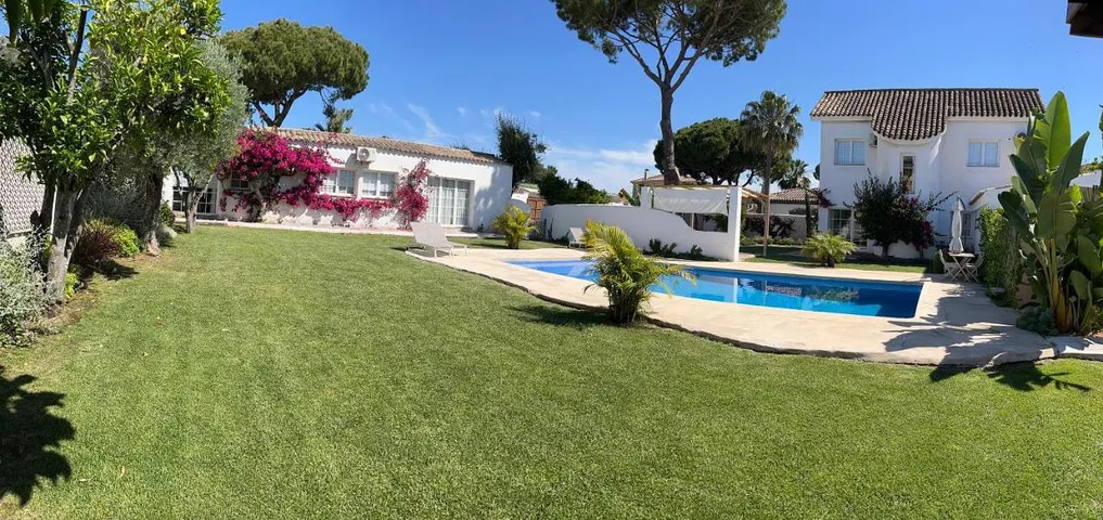 Maison de vacances pour 16 personnes, avec jardin ainsi que piscine et bassin pour enfant - 1