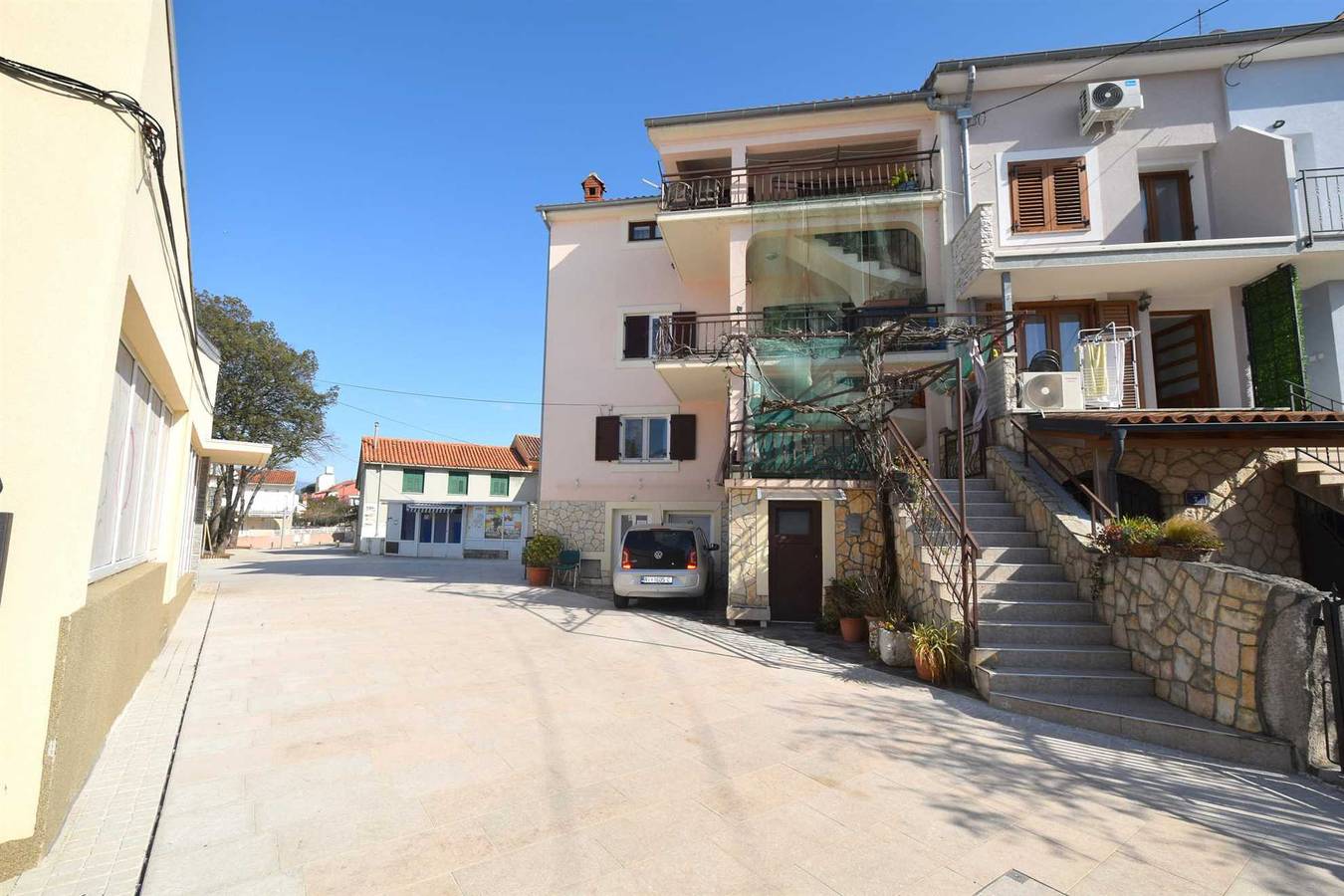 Ganze Wohnung, Apartment Paula mit Meerblick in Njivice, Krk