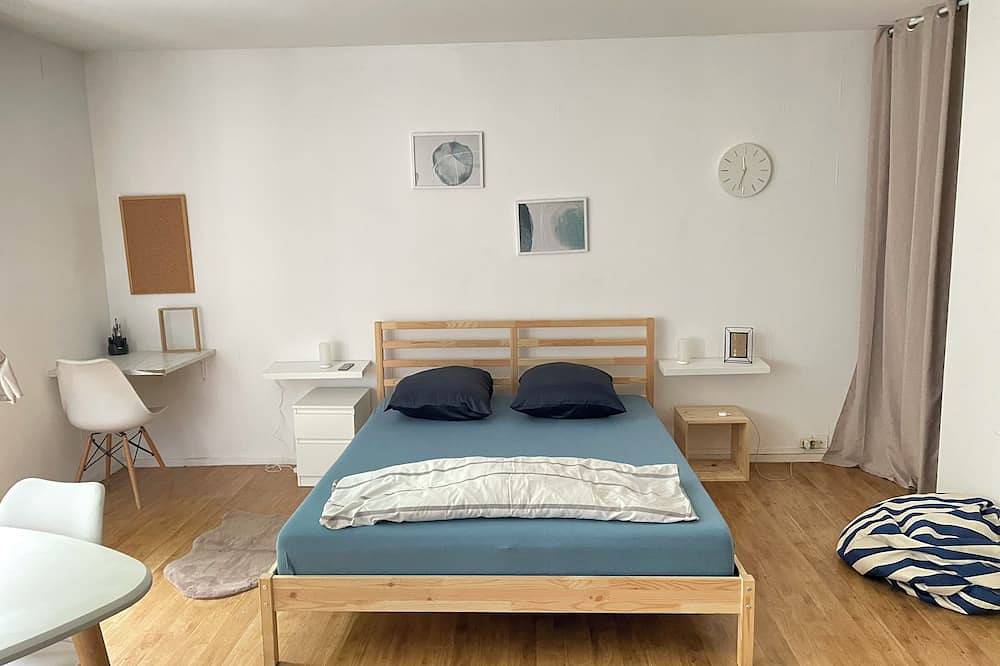 Apartamento entero, Studio Agréable et Lumineux Avec Jardin, à 10min de L'aéroport D'orly ! in L'Haÿ-les-Roses, Valle del Marne