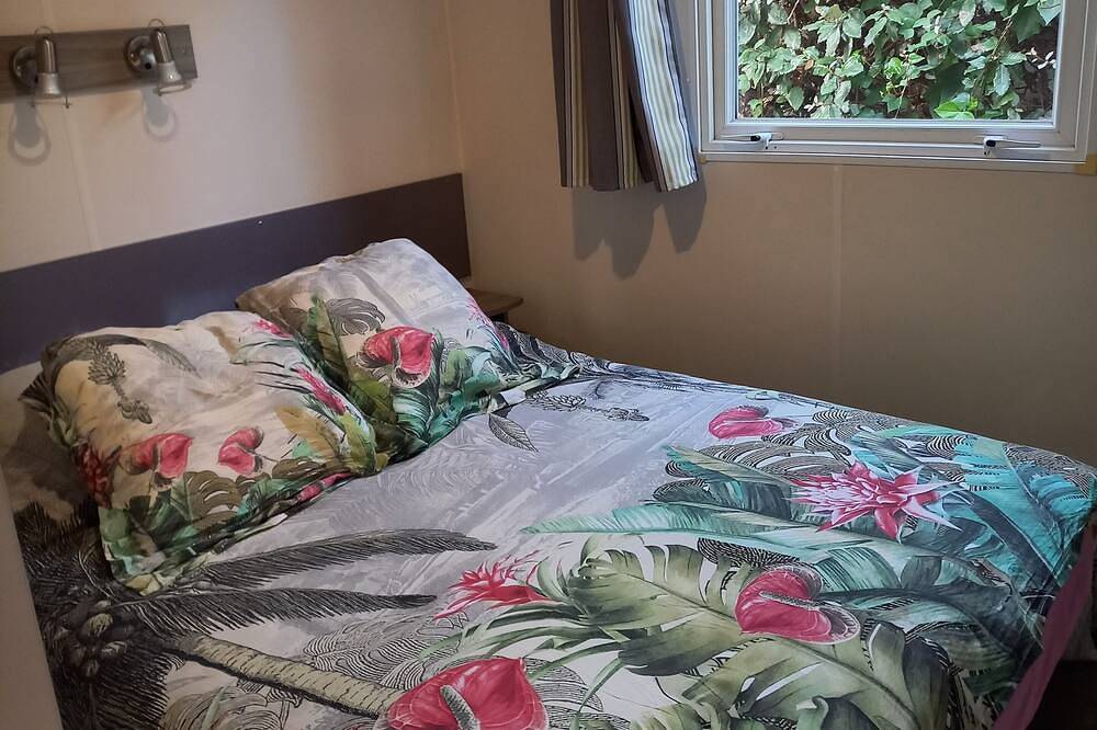 Mobile Home 6 personnes ,3 chambres 32m2 avec terrasse 14m2 semi couverte in Plages des Cabanes de Fleury, Vendres