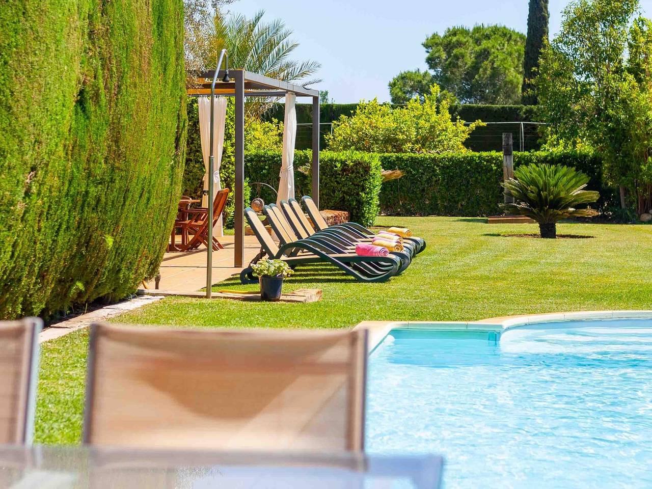 Spectacular finca with pool in the outskirts of Inca in Inca, Majorca Center