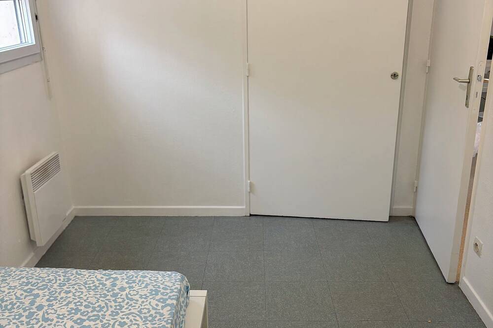 Entire apartment, Apartment located in a quiet residence, with collective parking. in La Garde, Toulon region