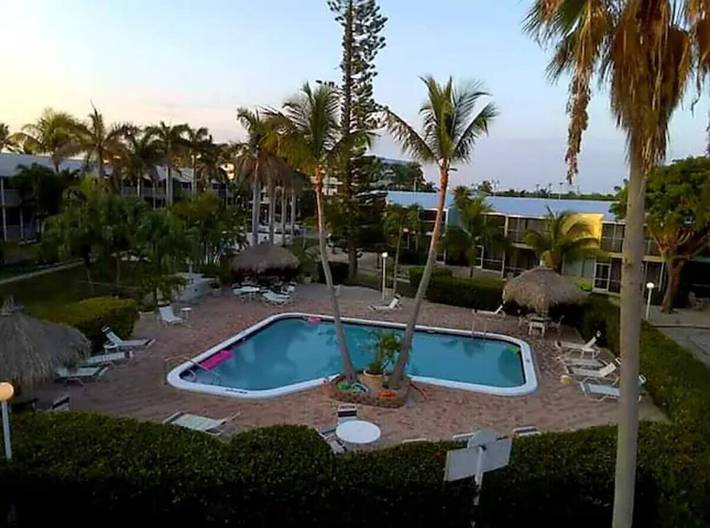 Villa for 8 people, with pool and balcony in Key Largo