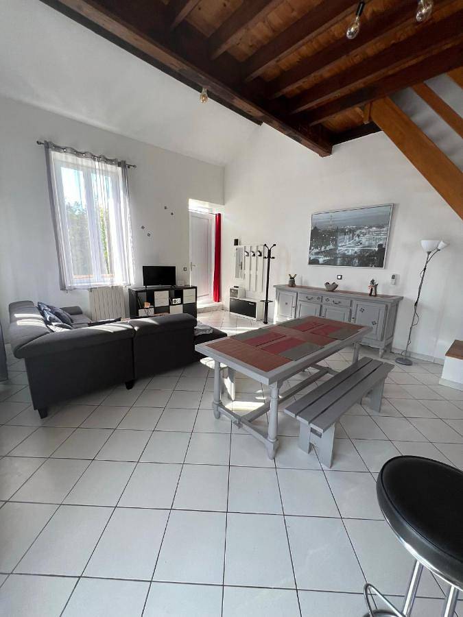 Two-Bedroom House in Saint-Jean-d'Angély, Région de Saint-Jean-d'Angély