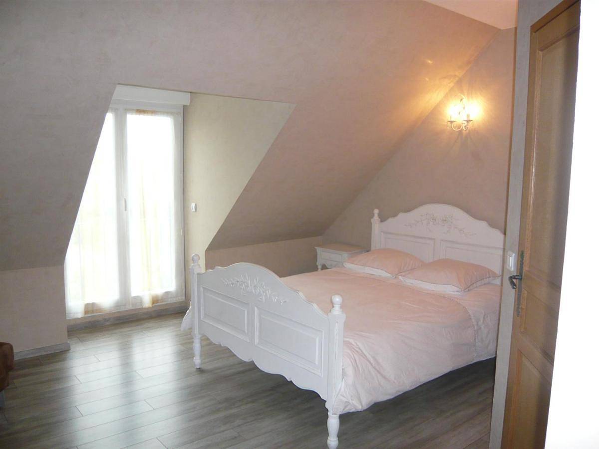 Domaine d'Auxonnettes Chambres d'Hôtes et Gîtes in Saint-Fargeau-Ponthierry, Parc naturel régional du Gâtinais français