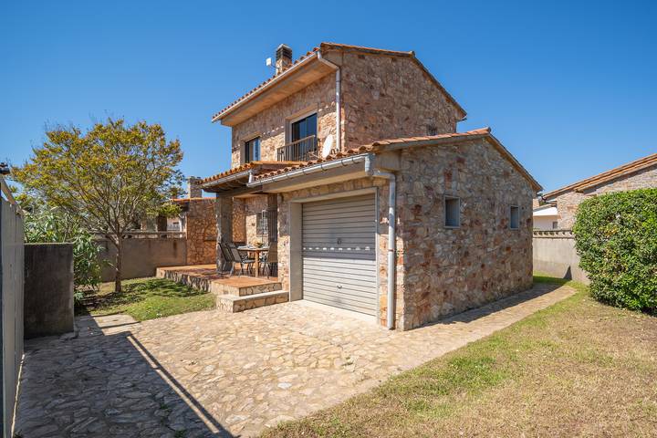 Casa rural para 6 personas, con Terraza y Jardín en Alt Empordà