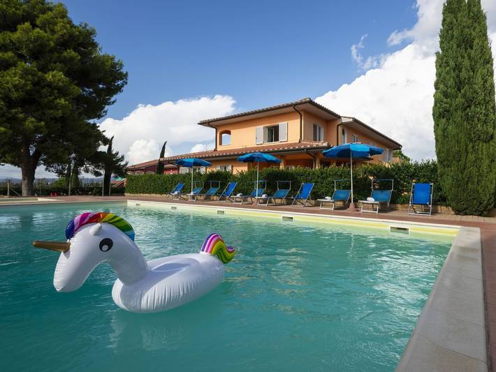 Ferienwohnung für 7 Personen, mit Terrasse und Pool