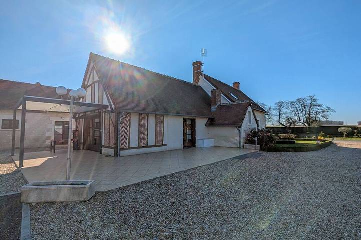 Gîte pour 10 personnes, avec Terrasse et Jardin