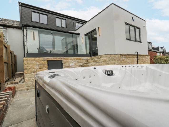 Holiday rental for 6 people, with garden, with pets in Huddersfield