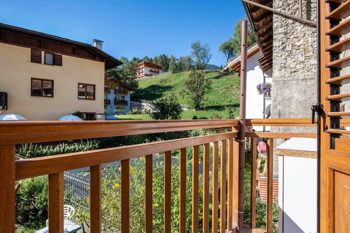 Hel lejlighed, Apartment "Al Sasso Rosso" with Mountain View & Balcony in Dimaro, Dimaro Folgarida