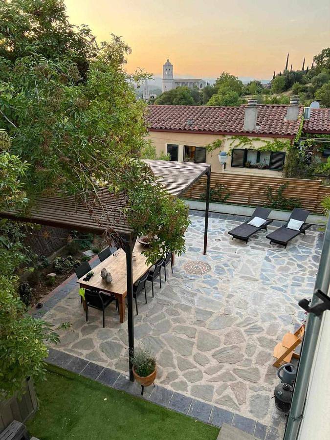 Casa rural para 8 personas, con Terraza y Jacuzzi además de Jardín y Piscina en Gerona