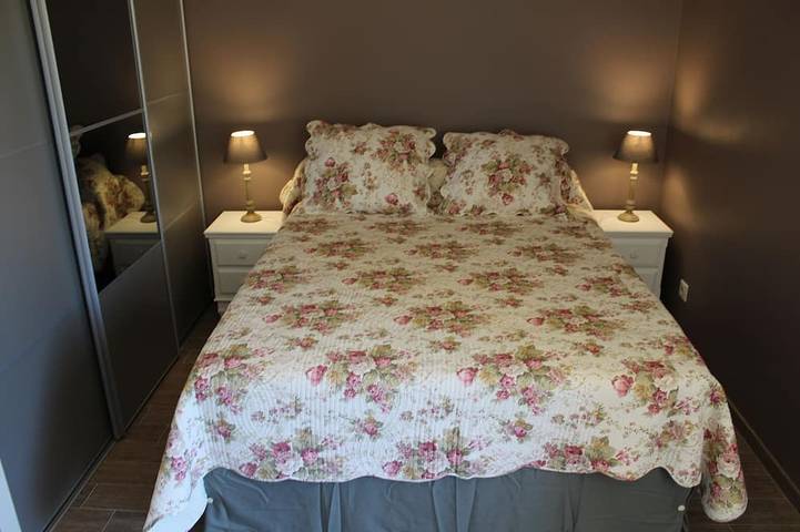 Gîte pour 4 personnes, avec terrasse et jardin dans Les Pechs-du-Vers - 2