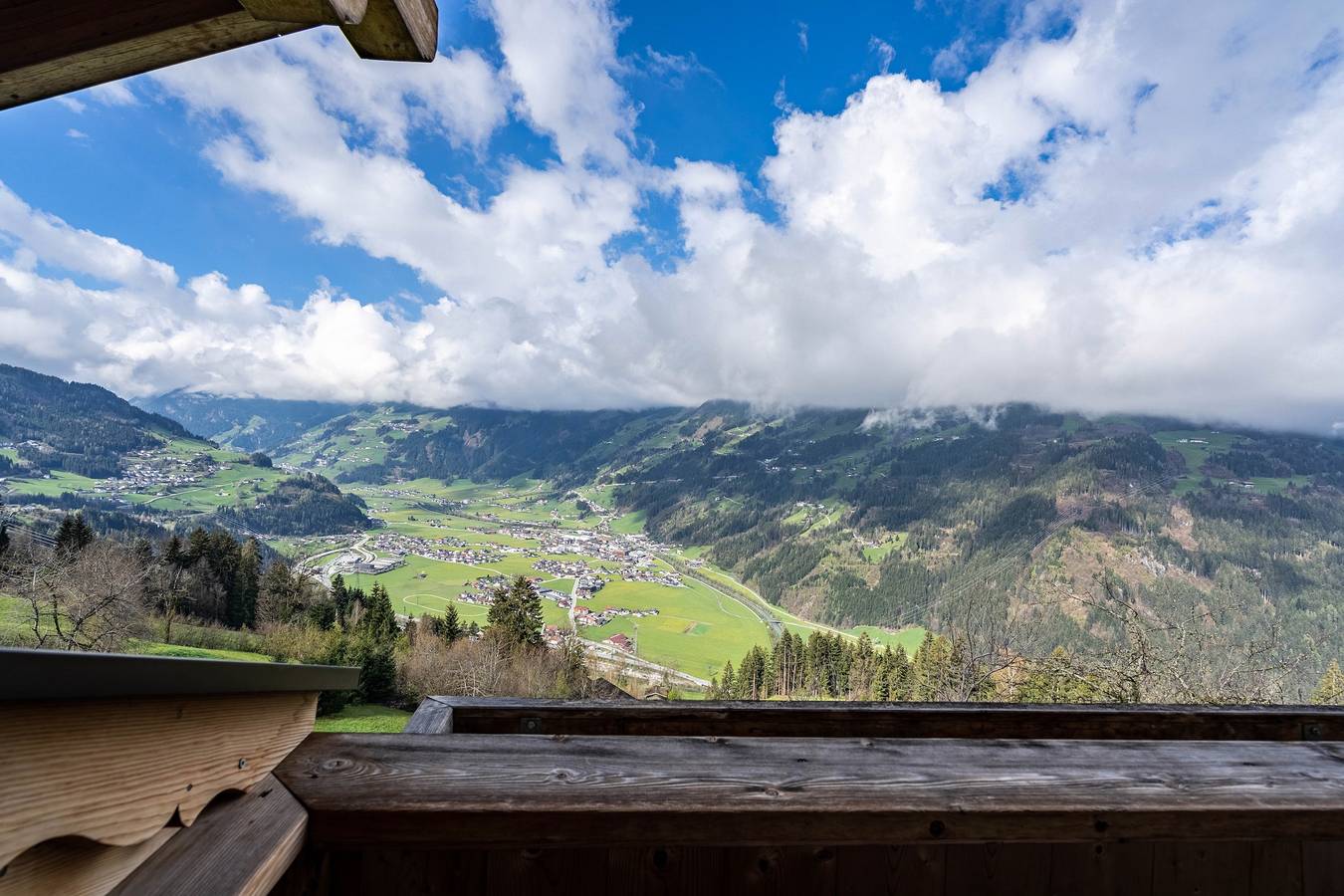 Geheel appartement, Appartement 'Unterlehenhof' met bergzicht, balkon en Wi-Fi in Rohrberg, Bezirk Schwaz