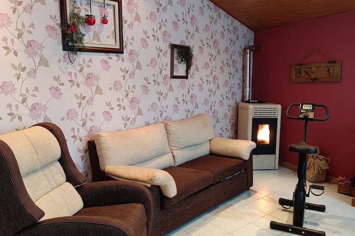 Appartement entier, Apartment \"Casa Albi\" 6km from Laciana Valley Ski Resort. in Caboalles de Abajo, Villablino