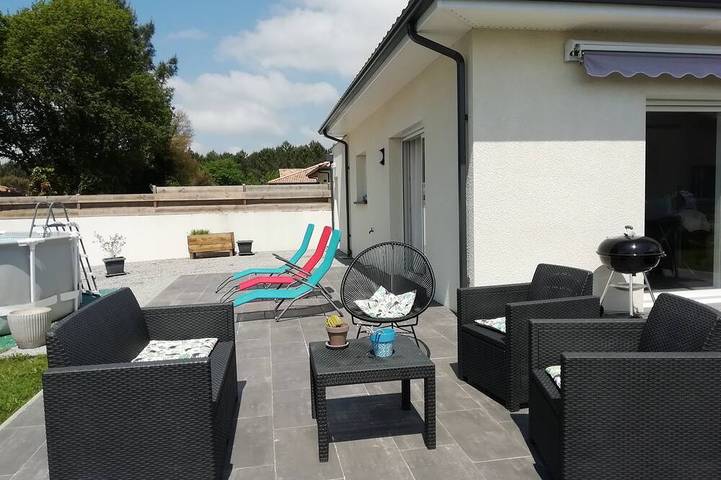 Location de vacances pour 6 personnes, avec terrasse et jardin à Saubion