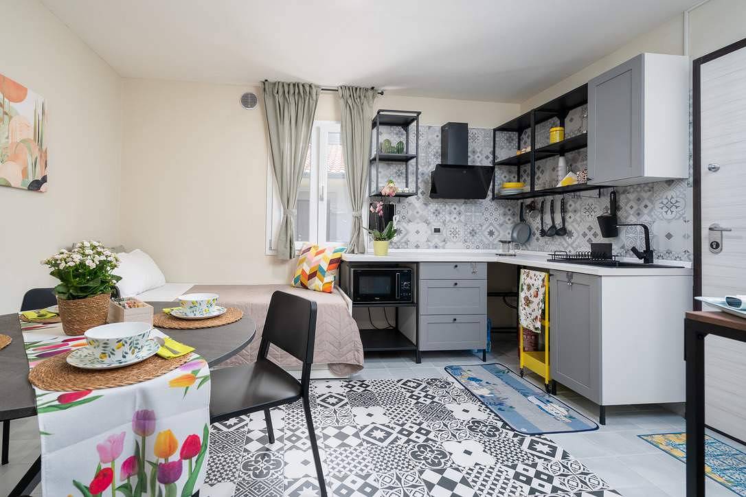 Ganze Wohnung, Il rifugio Felice, charming apartment with private parking in Nizzeti, Aci Castello