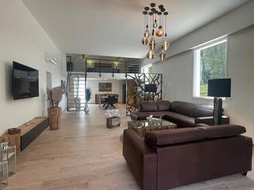 Location de vacances pour 4 personnes, avec jacuzzi et jardin à Cannes-et-Clairan