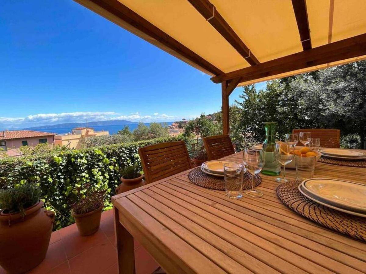Casa con vista mare e giardino privato in Isola del Giglio