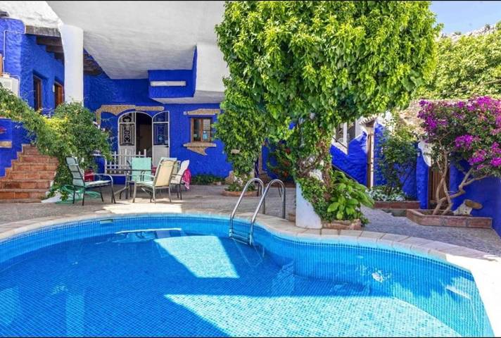 Chalet para 10 personas, con vistas además de jardín y piscina, Se admiten mascotas - 1