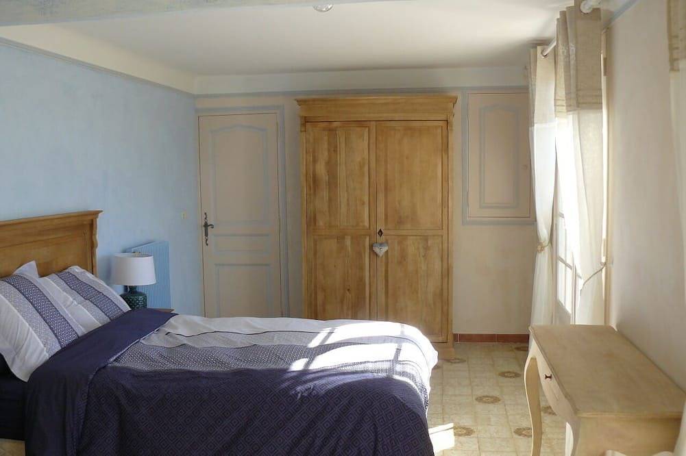 Maison pleine de charme au coeur de La Provence Verte , à 30 min. des plages. in La Roquebrussanne, Côte méditerranéenne (France)