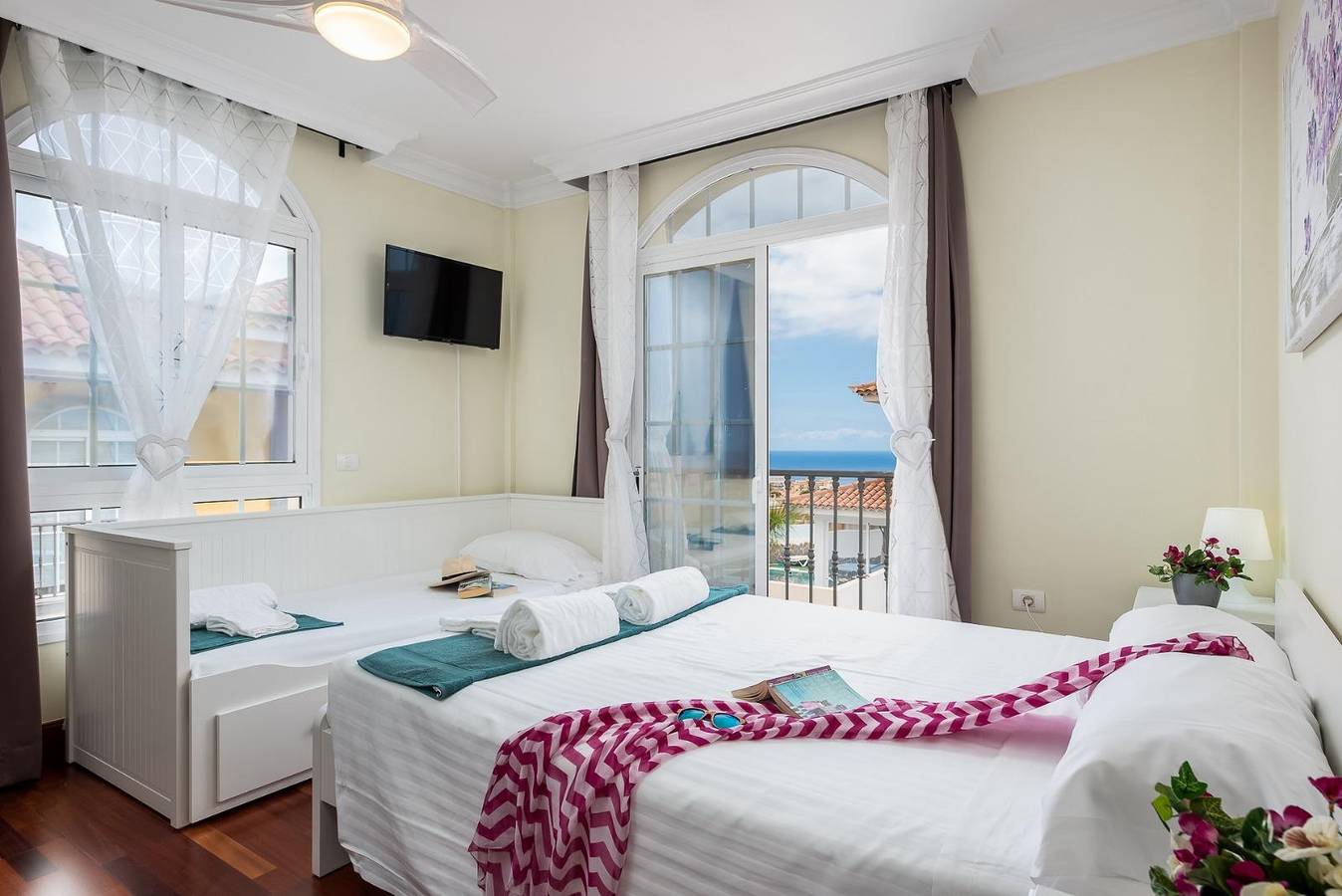 Villa de férias 'Costa Adeje' com vista para o mar, terraço privado e Wi-Fi in Adeje, Tenerife (Sul)