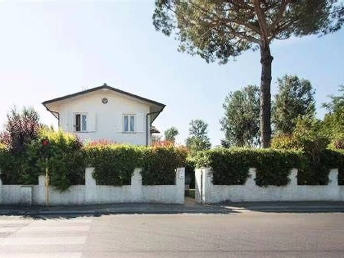 Villa für 4 Personen, mit Garten in Forte dei Marmi