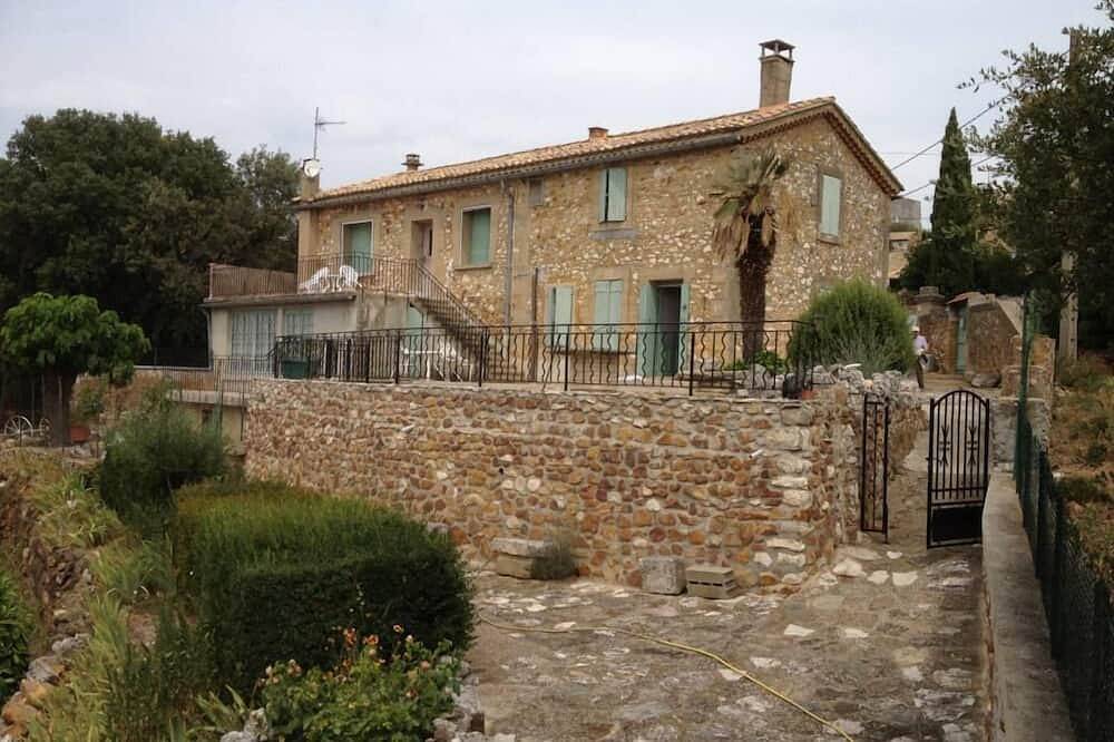 House with garden near Uzes in La Capelle-et-Masmolène, Nimes und Umgebung