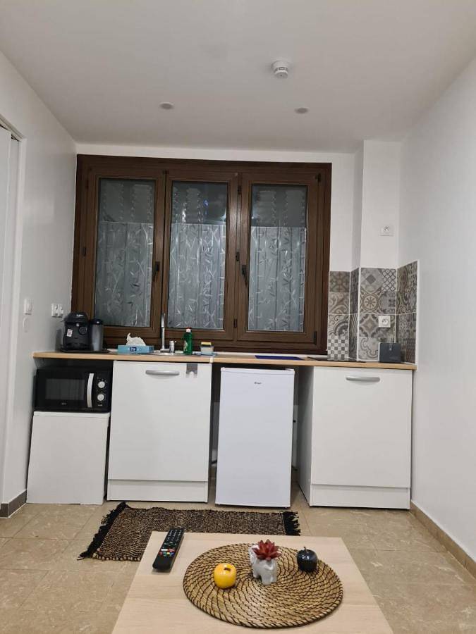 Appartement entier, One-Bedroom Apartment in Neuilly-sur-Marne, Seine-Saint-Denis